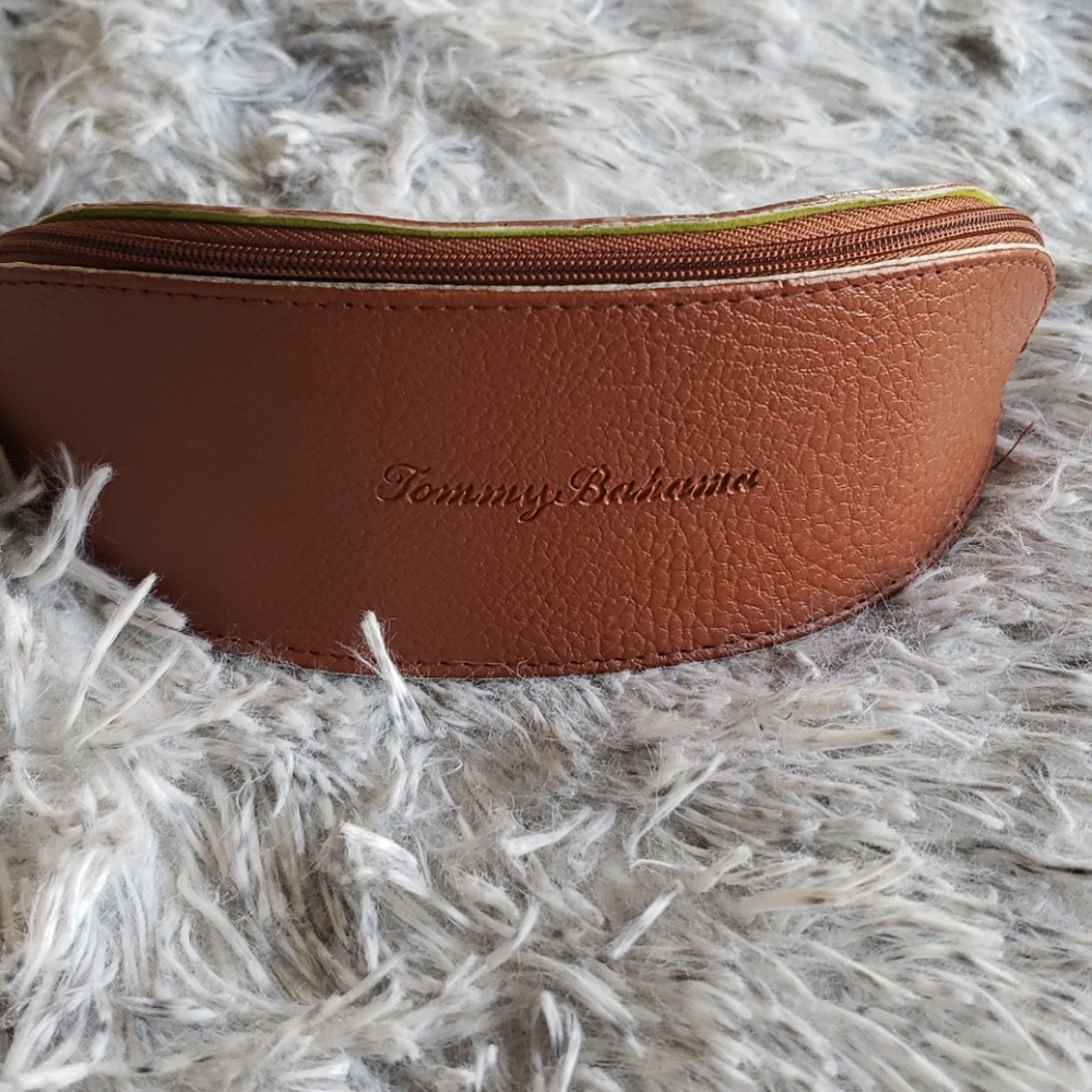 Tommy Bahama sunglasses bag